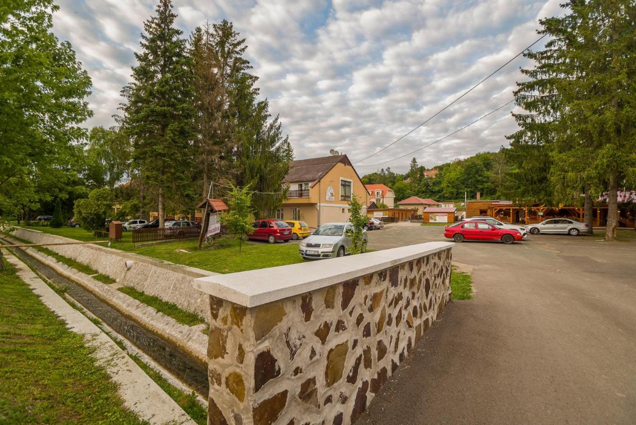 Lipicai Turistaház Szilvasvarad Exterior foto